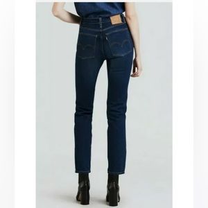Levi’s Wedgie premium dark denim